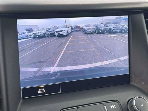 Used 2023 GMC Acadia AT4 image 32