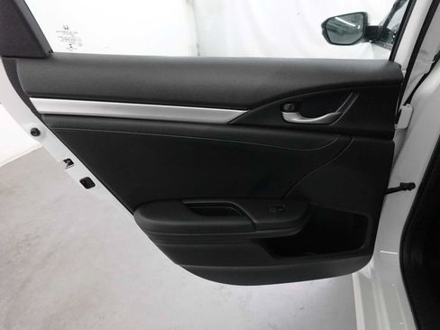 Used 2019 Honda Civic Touring image 25