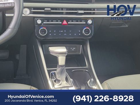 Certified 2025 Hyundai Santa Cruz Limited AWD/4WD image 23