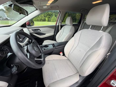 Used 2021 Nissan Rogue SV FWD image 11