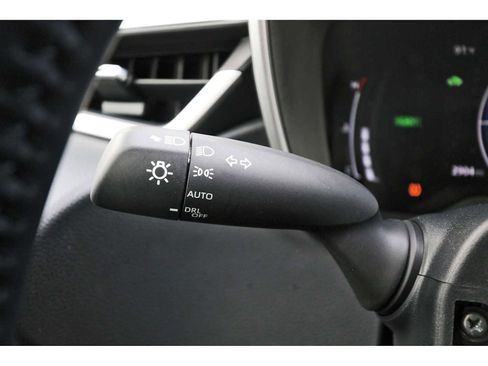 Used 2025 Toyota Corolla XLE image 17