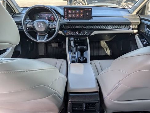 Used 2025 Honda Accord Touring image 17