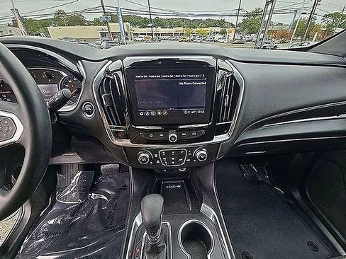 Used 2023 Chevrolet Traverse LT image 30