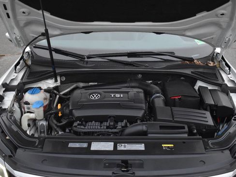 Used 2017 Volkswagen Passat 1.8T SE FWD image 35