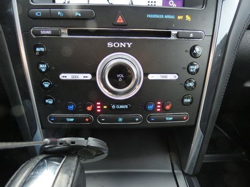 Used 2018 Ford Explorer Platinum image 23