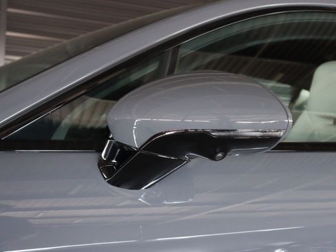 Used 2026 Porsche Panamera RWD image 32