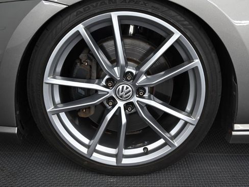 Used 2017 Volkswagen Golf R 4-Door AWD/4WD image 43