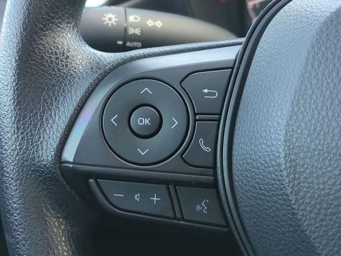 Used 2022 Toyota Corolla LE image 21