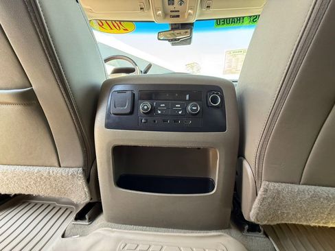 Used 2019 Chevrolet Suburban LT RWD image 38