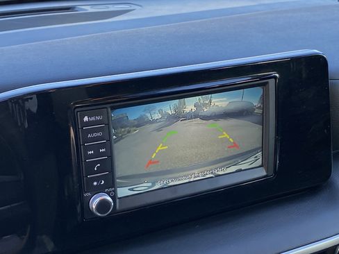 Used 2025 Nissan Kicks S image 21