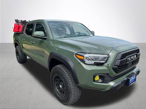 Used 2021 Toyota Tacoma TRD Off-Road AWD/4WD image 12