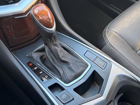 Used 2015 Cadillac SRX Luxury image 23