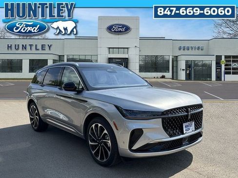 Used 2024 Lincoln Nautilus Black Label AWD/4WD image 4