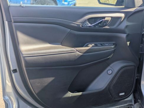 Certified 2023 GMC Acadia SLT image 11