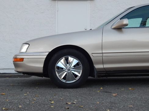 Used 1997 Toyota Avalon XL image 8
