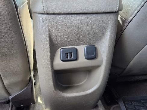 Used 2015 GMC Canyon SLT w/ Driver Alert Package RWD image 13