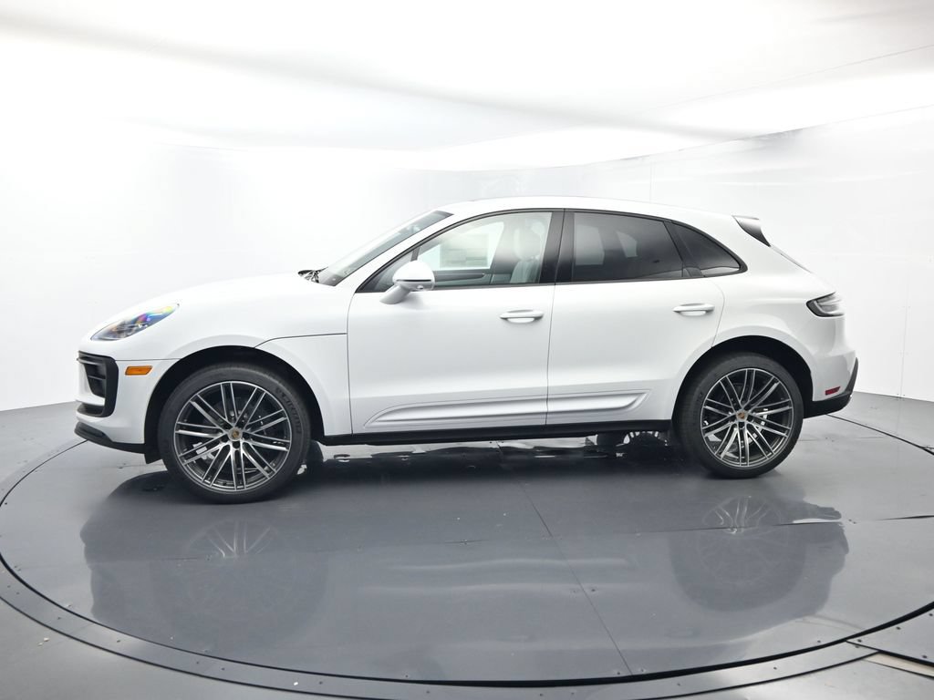 Certified 2026 Porsche Macan AWD/4WD image 2