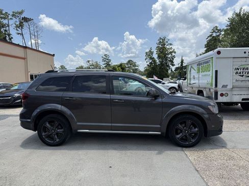 Used 2019 Dodge Journey Crossroad FWD image 4