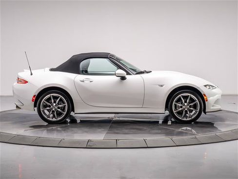 Used 2023 MAZDA MX-5 Miata Grand Touring RWD image 14