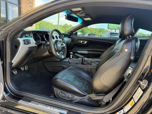 Used 2017 Ford Mustang GT Premium RWD image 18