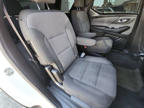 Used 2023 Chevrolet Traverse LT AWD/4WD image 27