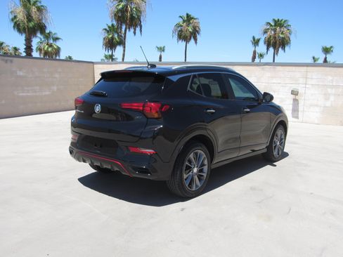 Used 2022 Buick Encore GX Select w/ Sport Touring Package FWD image 5