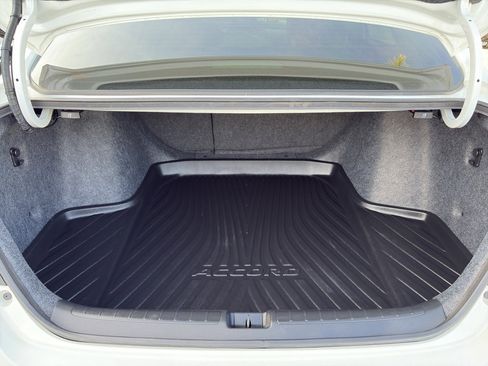 Used 2021 Honda Accord EX-L image 11