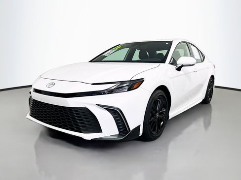 Used 2026 Toyota Camry SE w/ Multimedia Upgrade Package FWD image 10