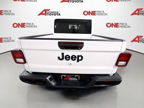 Used 2024 Jeep Gladiator Sport image 6