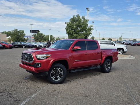 Used 2018 Toyota Tacoma TRD Sport AWD/4WD image 1