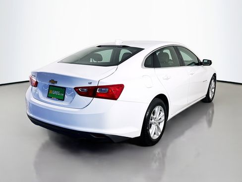 Used 2017 Chevrolet Malibu LT image 10