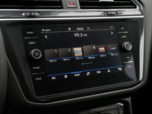 Certified 2022 Volkswagen Tiguan SE image 22