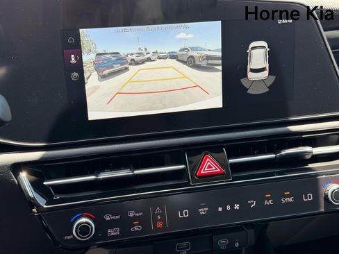 New 2026 Kia Niro EX FWD image 16