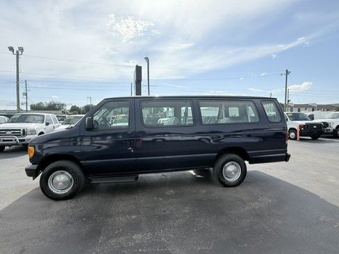 Used 2006 Ford E-350 and Econoline 350 XL RWD image 9