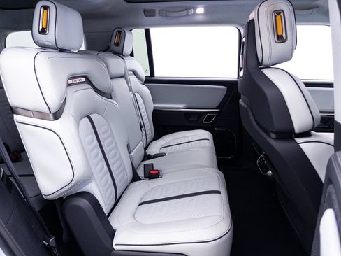 Used 2024 Rivian R1S Adventure AWD/4WD image 38