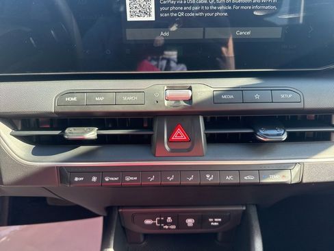 New 2025 Kia K4 LXS image 32