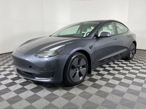 Used 2023 Tesla Model 3 Standard Range image 5