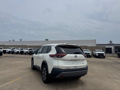 Certified 2023 Nissan Rogue SV FWD image 17