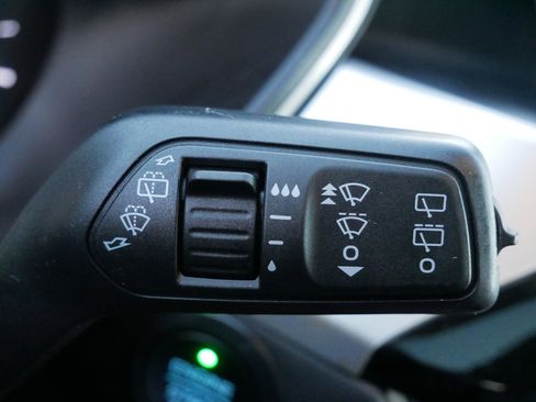 Used 2020 Ford Escape SEL image 32