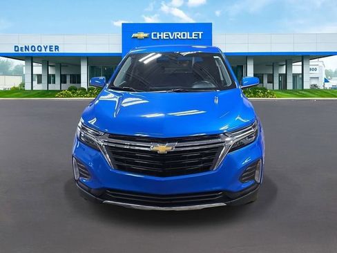 Used 2024 Chevrolet Equinox LT image 2