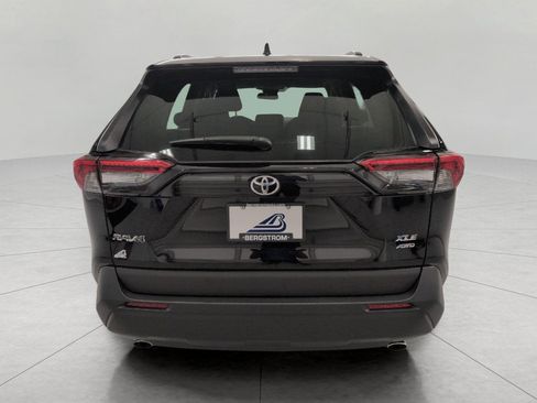 Used 2025 Toyota RAV4 XLE AWD/4WD image 24