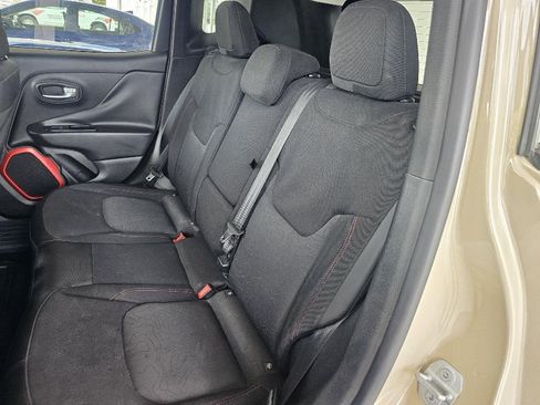 Used 2016 Jeep Renegade Trailhawk w/ Safety & Security Group image 21