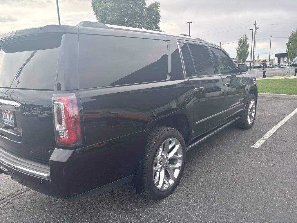 Used 2017 GMC Yukon XL Denali w/ Open Road Package AWD/4WD image 38