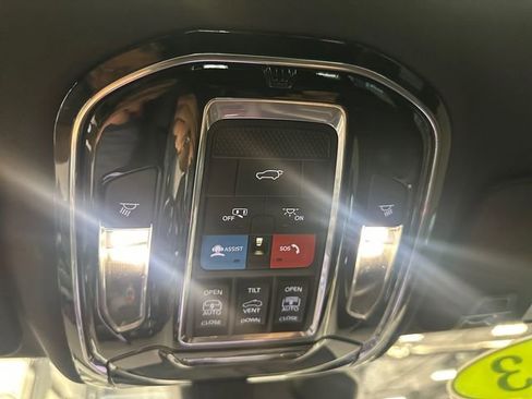 Used 2023 Jeep Grand Cherokee L Overland AWD/4WD image 17