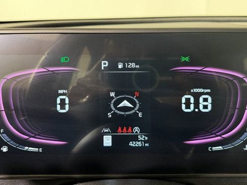 Used 2024 Kia Sportage EX image 11