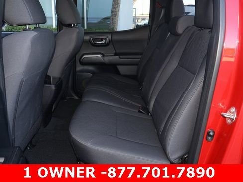 Used 2016 Toyota Tacoma TRD Sport image 13