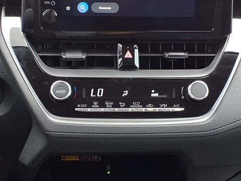 Used 2026 Toyota Corolla Cross LE FWD image 14