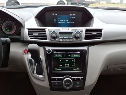 Used 2015 Honda Odyssey EX-L image 16