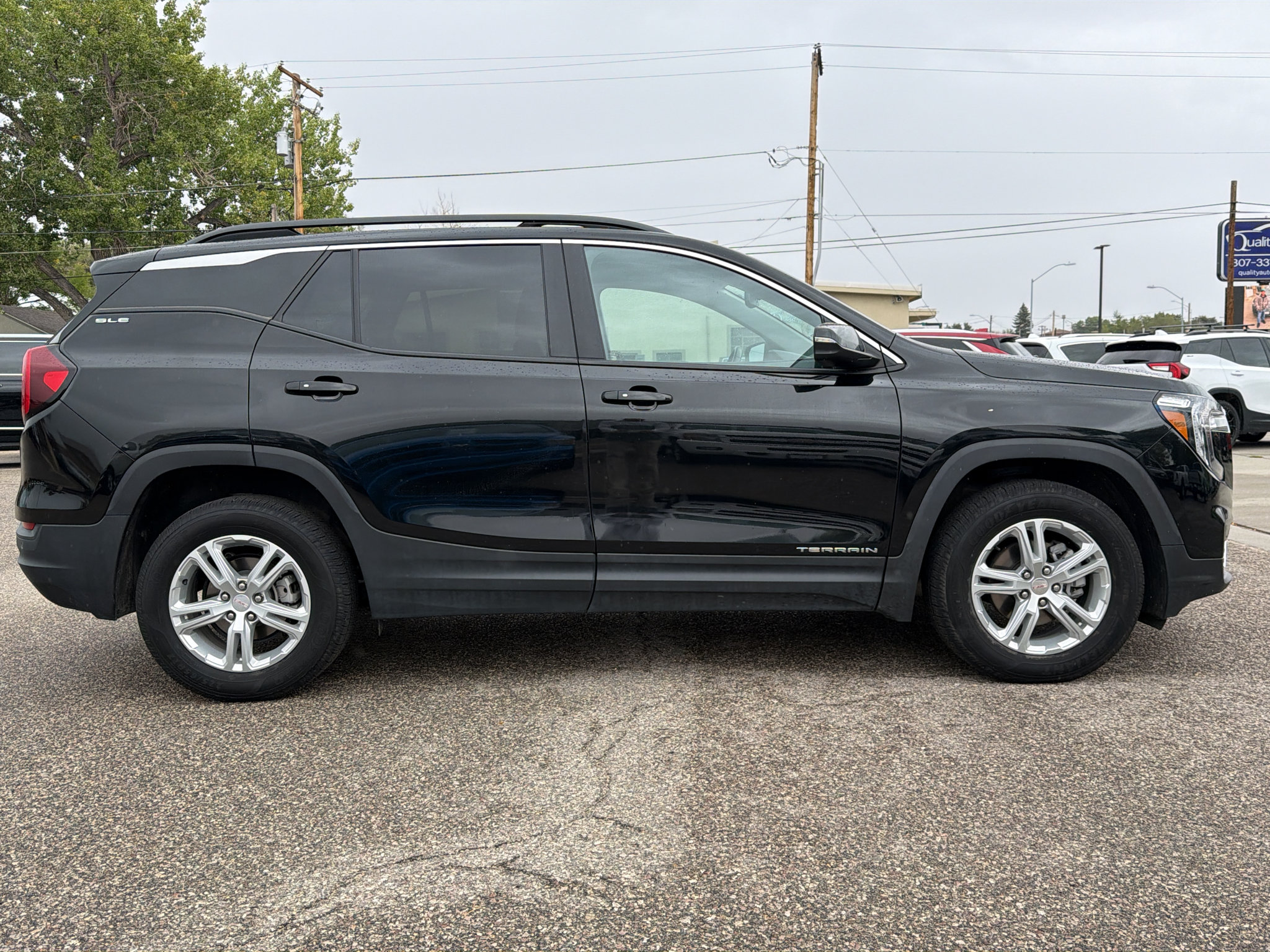 Used 2022 GMC Terrain SLE w/ Driver Convenience Package AWD/4WD image 10