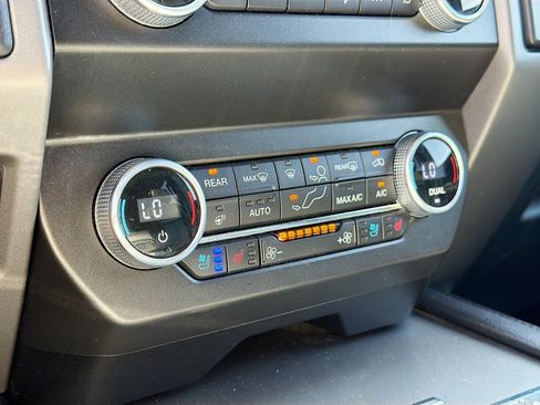 Used 2020 Ford Expedition XLT w/ Equipment Group 202A RWD image 12